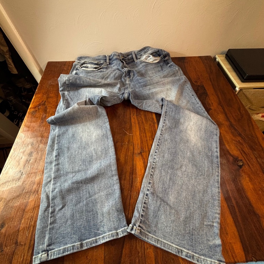 Judy Blue Los Angeles Boot Cut Jeans Light Wash Blue Denim Size 24W JB82337LT-PL